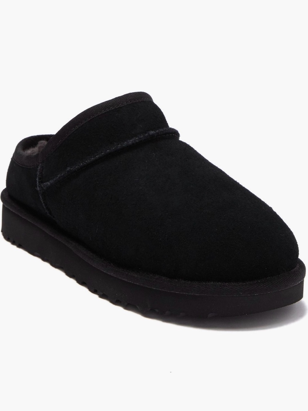 Ugg women’s classic black slipper
